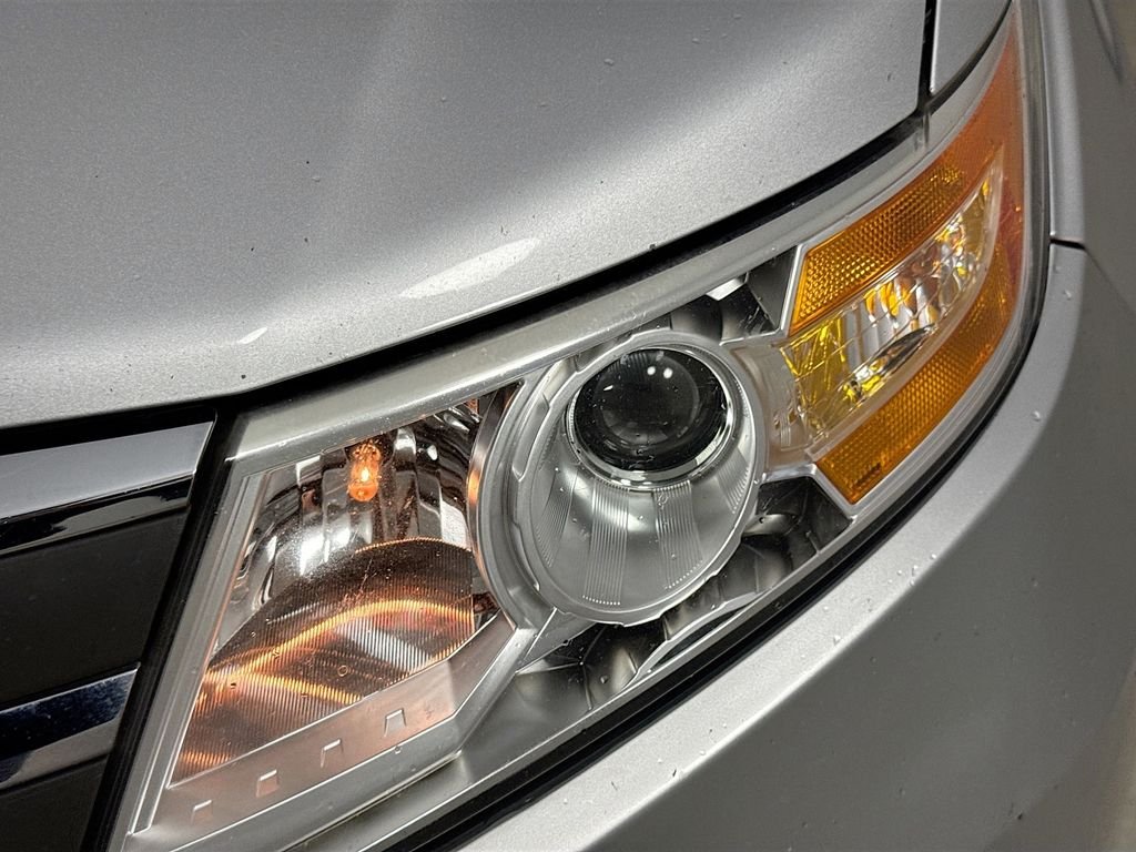 Used 2013 Silver Honda EX-L image 39