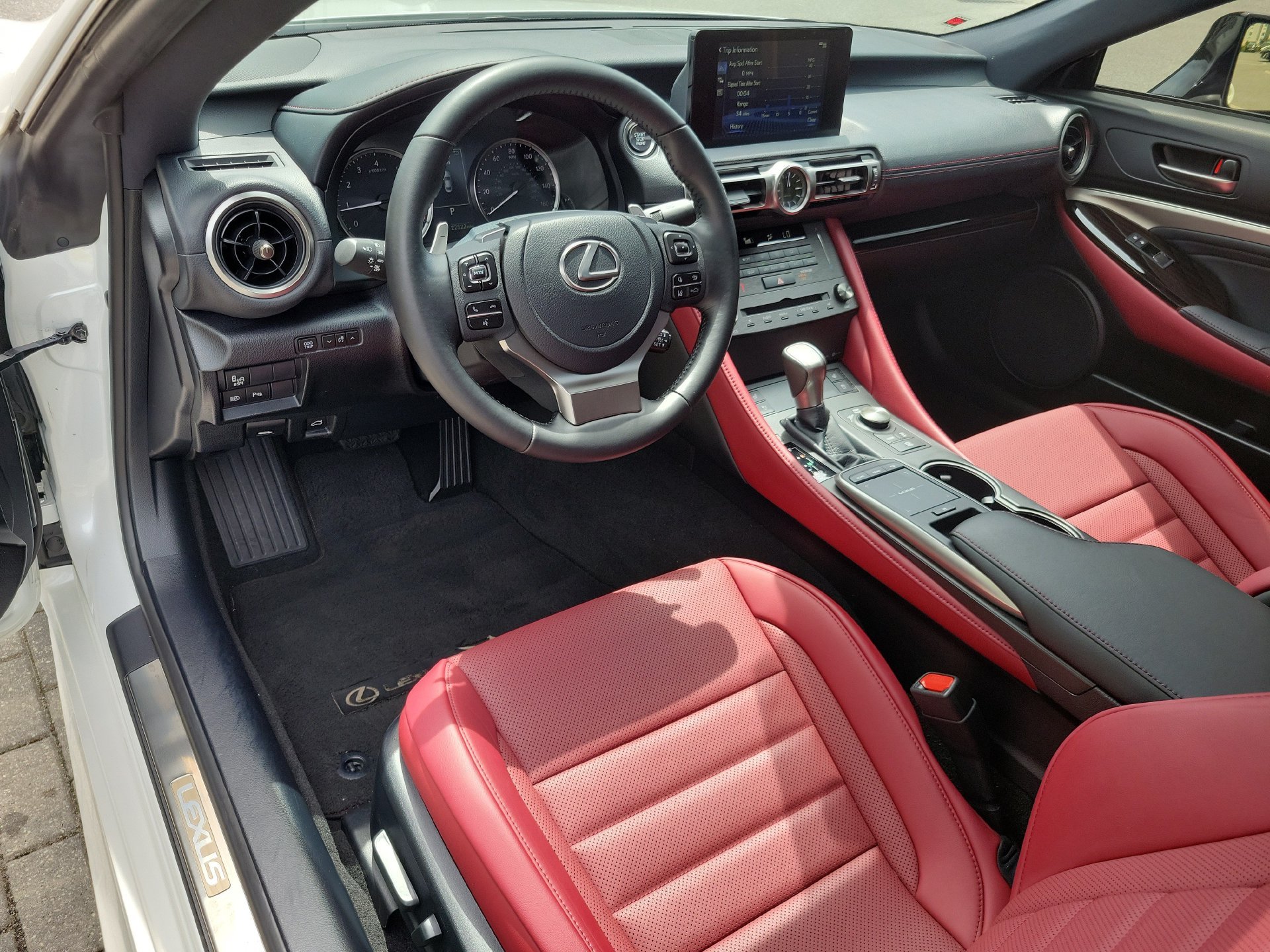 2024 Lexus RC 300 - Photo 17
