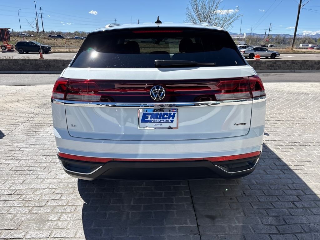 New 2026 Opal White Pearl Volkswagen 2.0T SE image 4