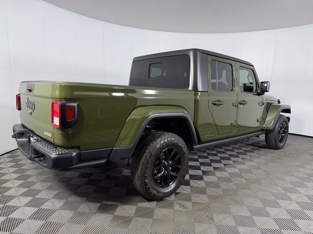 Used 2023 Green Jeep Sport image 8
