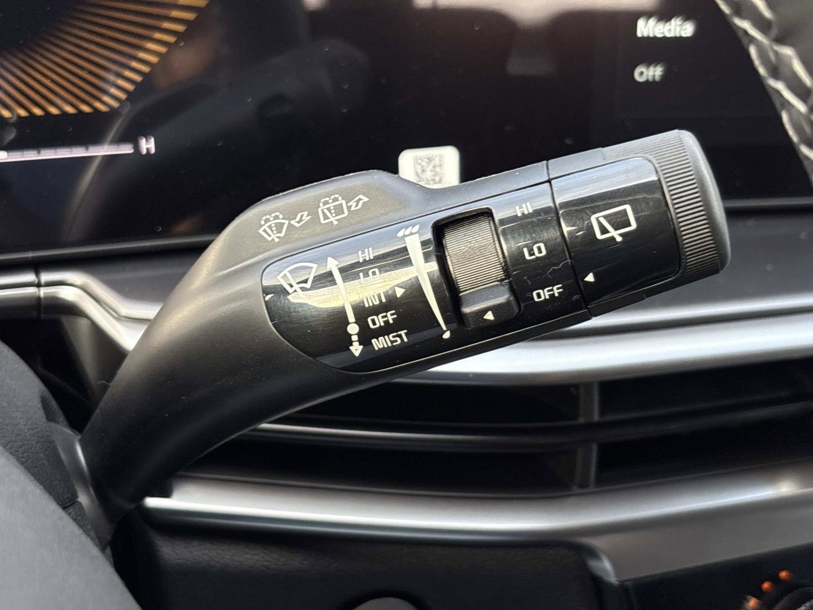 New 2026 Ivory Silver Kia LX image 25