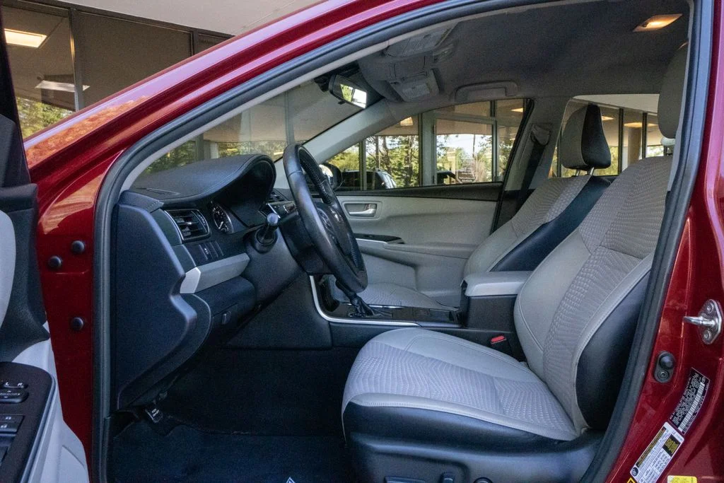 Used 2015 Red Toyota SE image 8