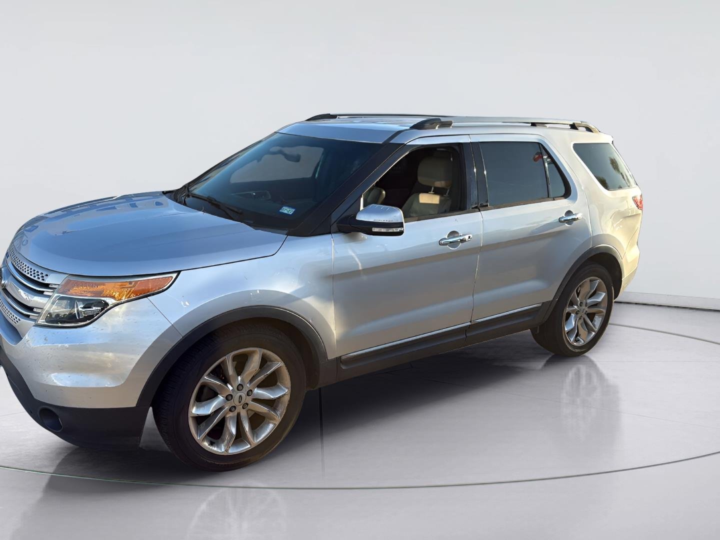 Used 2015 Ingot Silver Metallic Ford Limited image 1