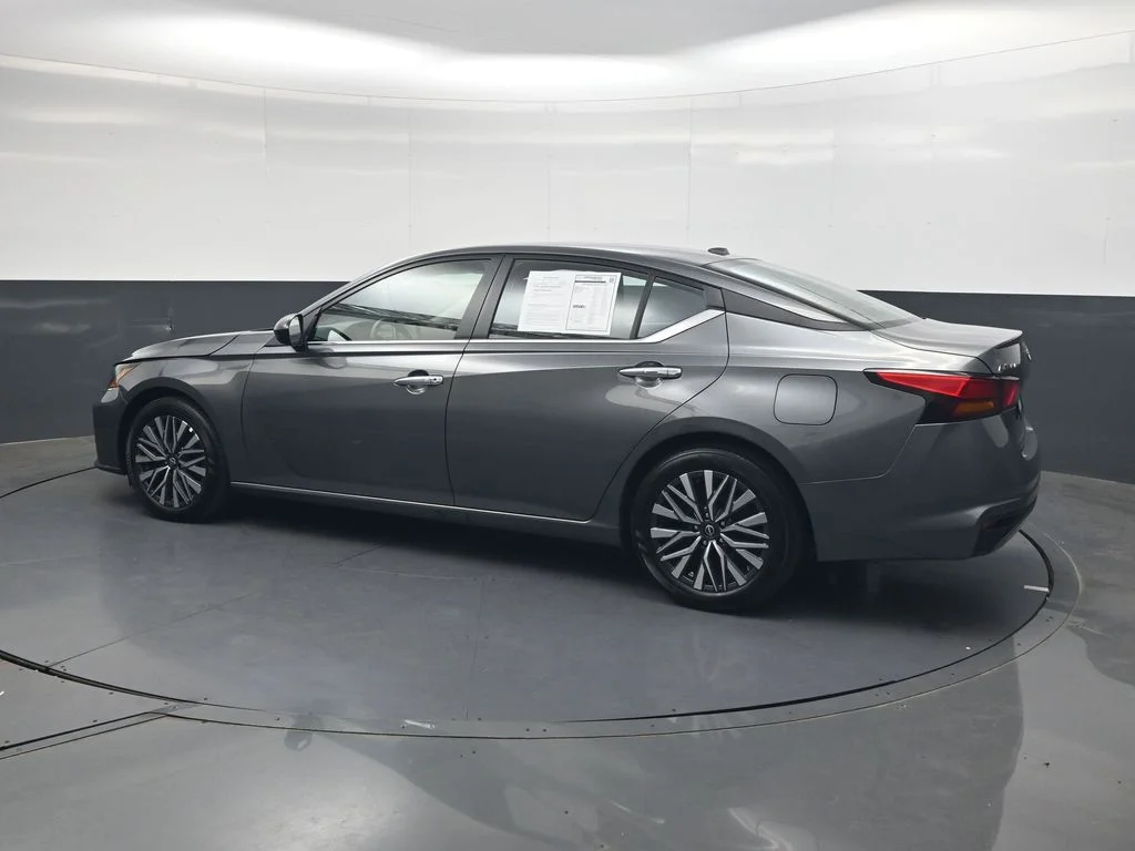 Used 2025 Gray Nissan 2.5 SV image 8