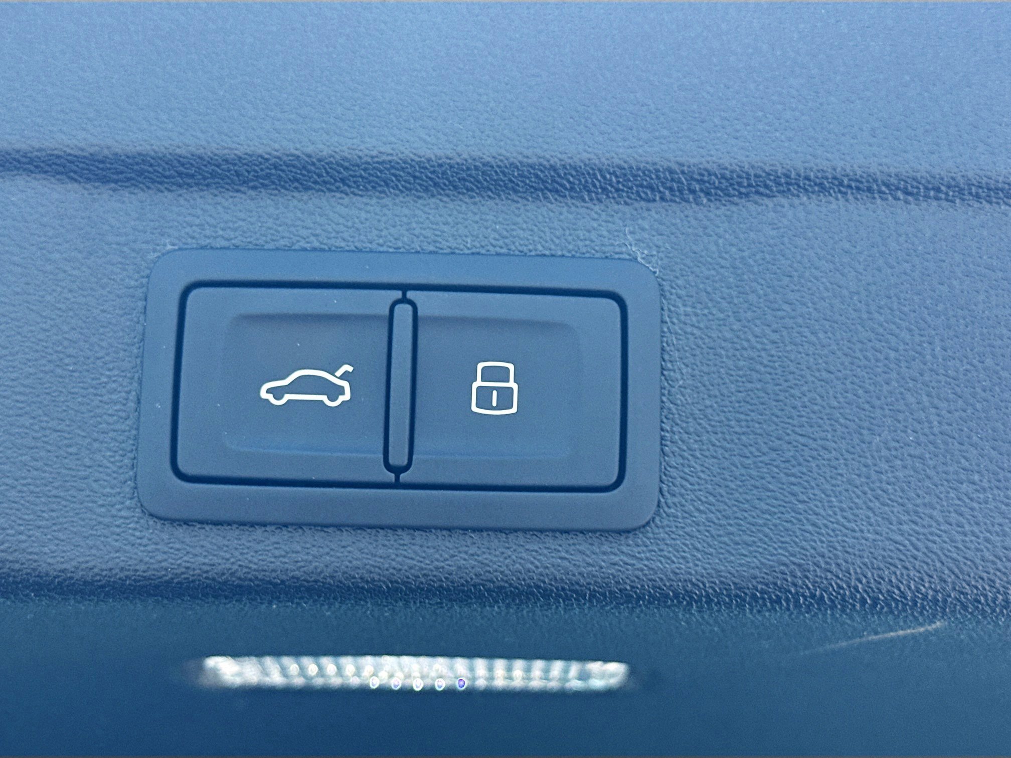 New 2026 Horizon Blue Metallic Audi Premium image 12