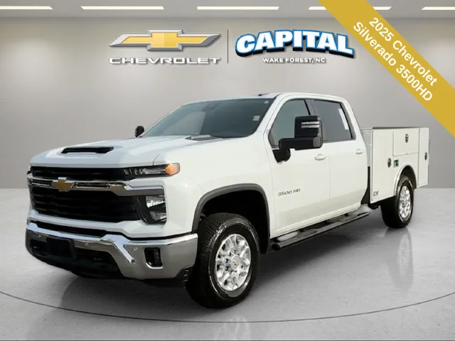 Used 2025 Summit White Chevrolet LT image 1