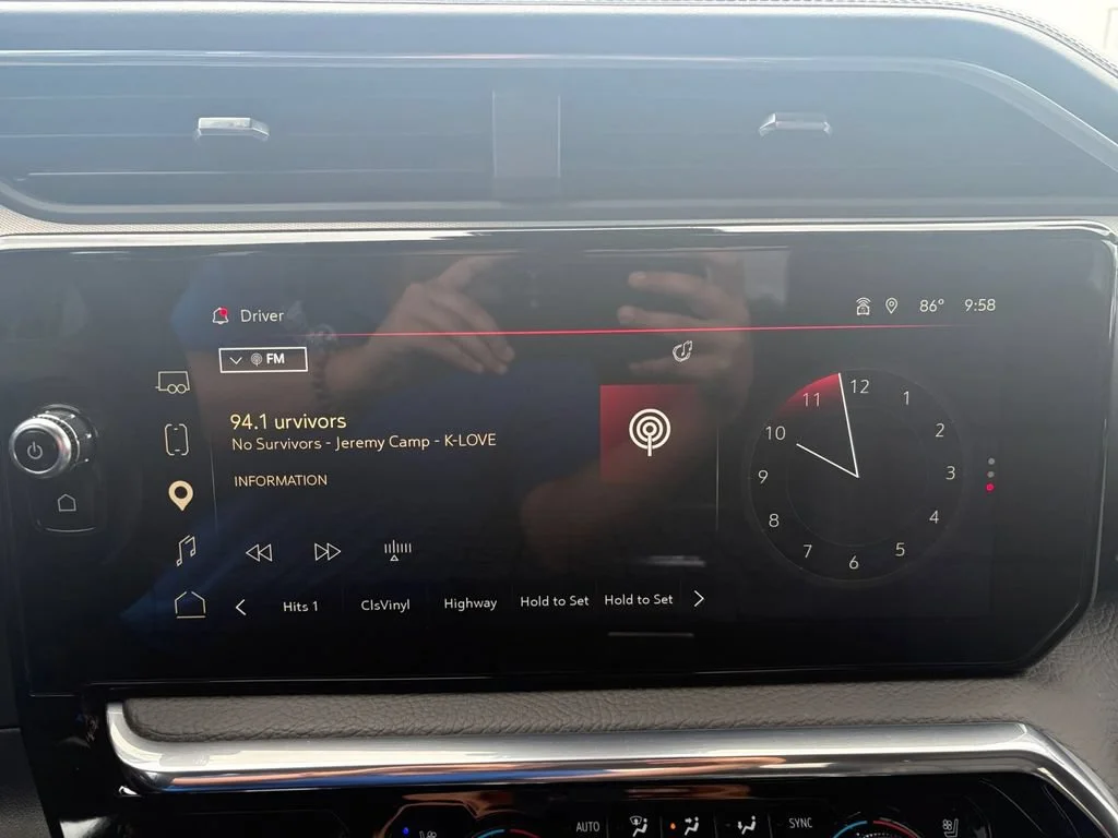 Used 2025 Summit White GMC Denali image 21