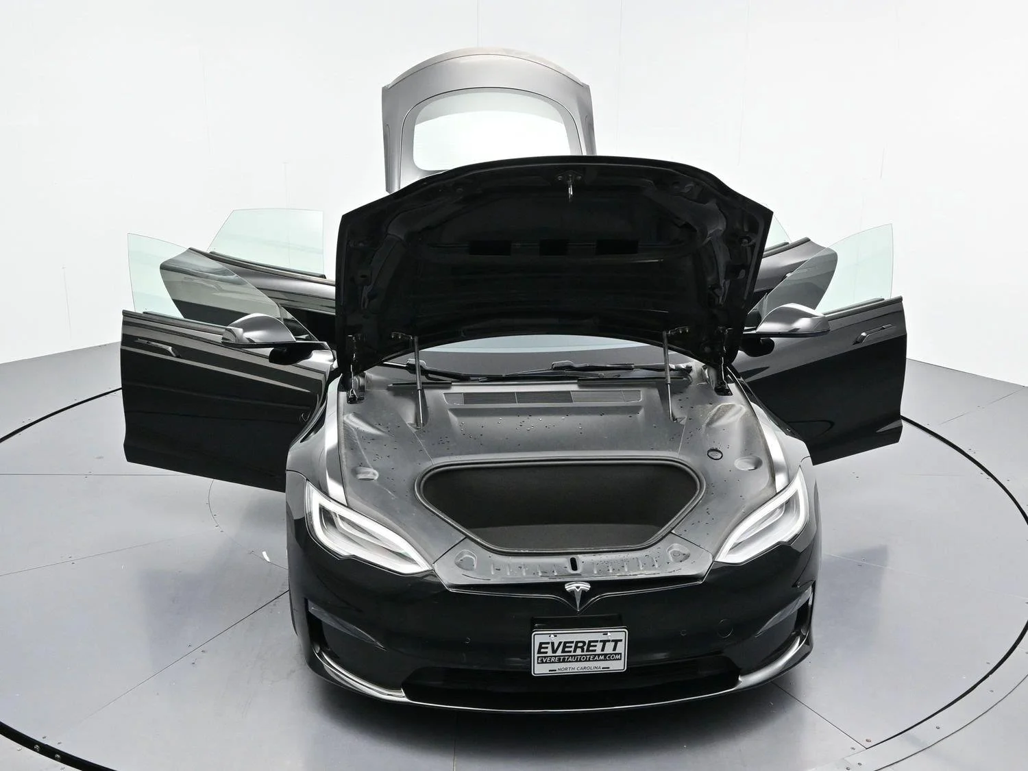Used 2021 Black Tesla Plaid image 37