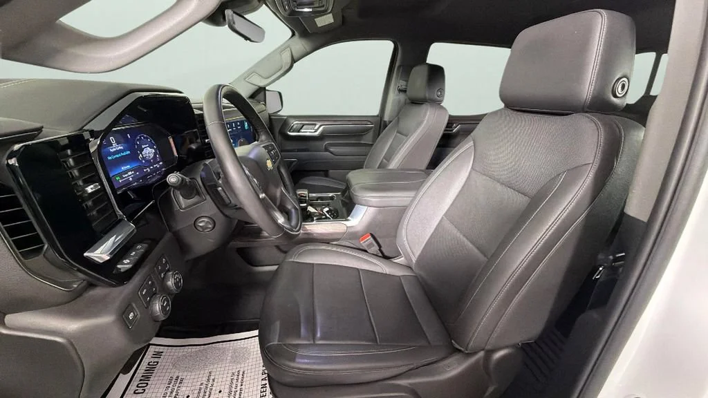 Used 2024 Summit White Chevrolet LTZ image 17