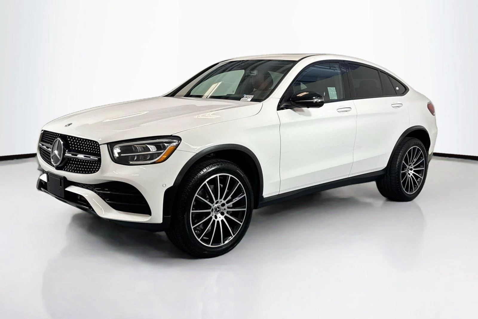 Used 2021 Polar White Mercedes-Benz GLC 300 image 1