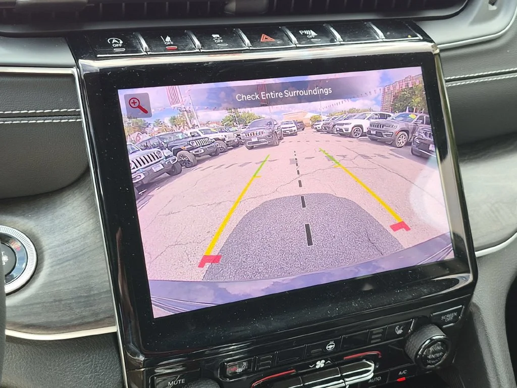 Used 2023 Gray Jeep Limited image 19