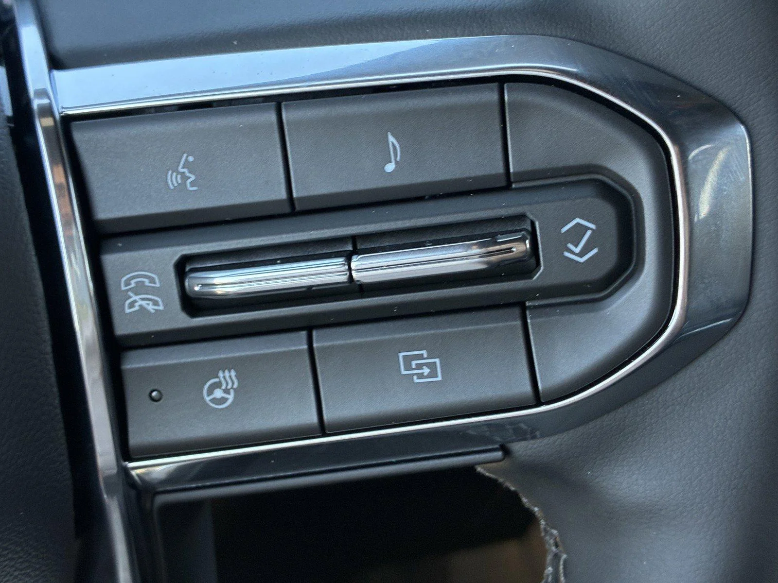 2026 GMC Yukon XL Denali - Photo 23
