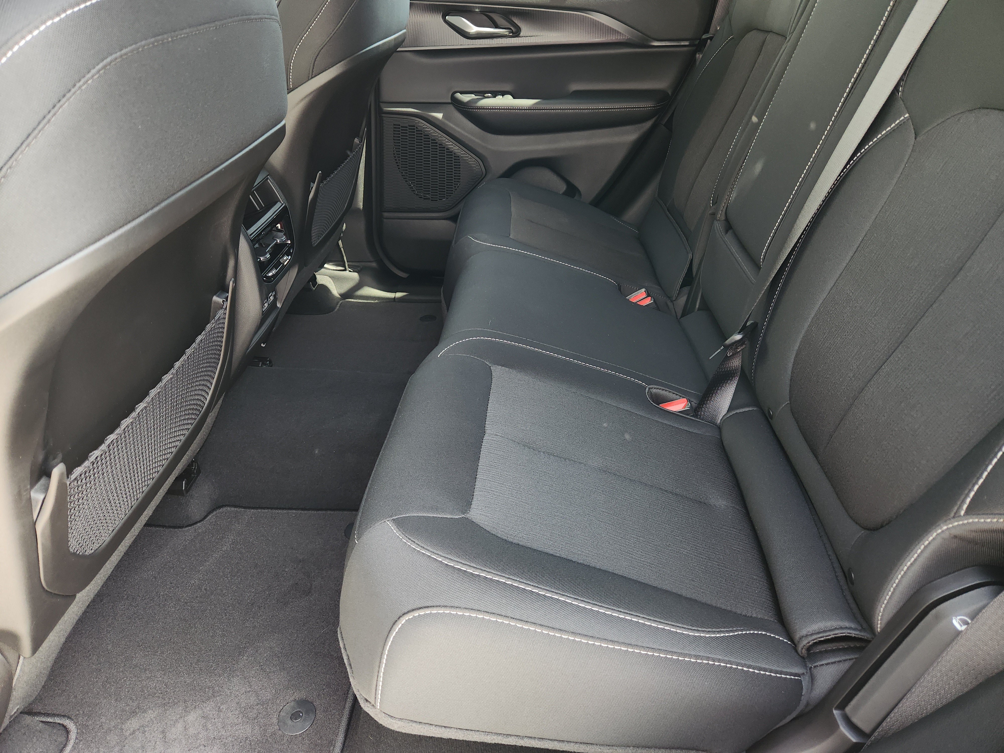 New 2026 Silver Zynith Exterior Paint Jeep Laredo X image 22