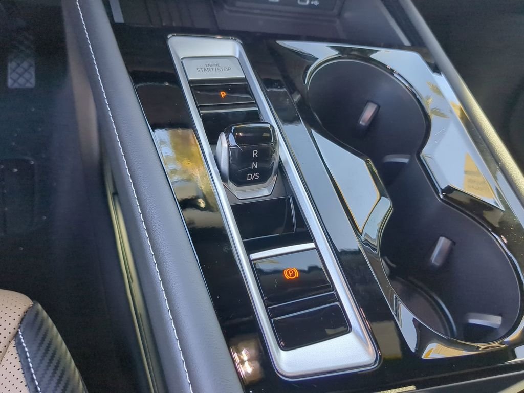 New 2026 White/off-white Volkswagen 2.0T SE w/Technology image 26