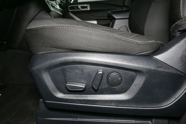 Used 2023 Black Ford XLT image 37