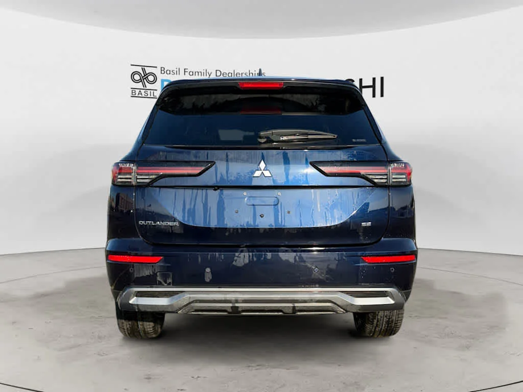 New 2026 Cosmic Blue Metallic Mitsubishi SE image 4