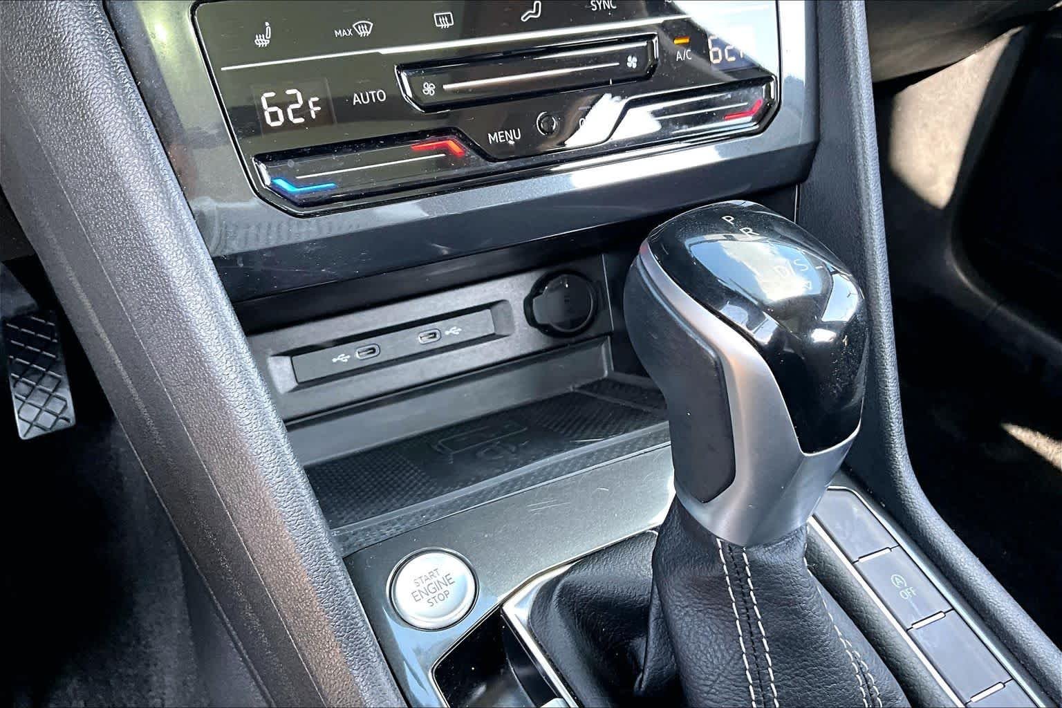 Used 2023 Platinum Gray Metallic Volkswagen SE image 31