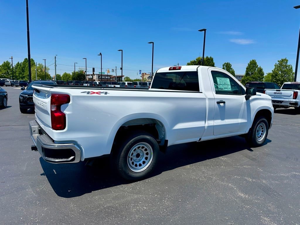 New 2026 Summit White Chevrolet WT image 3