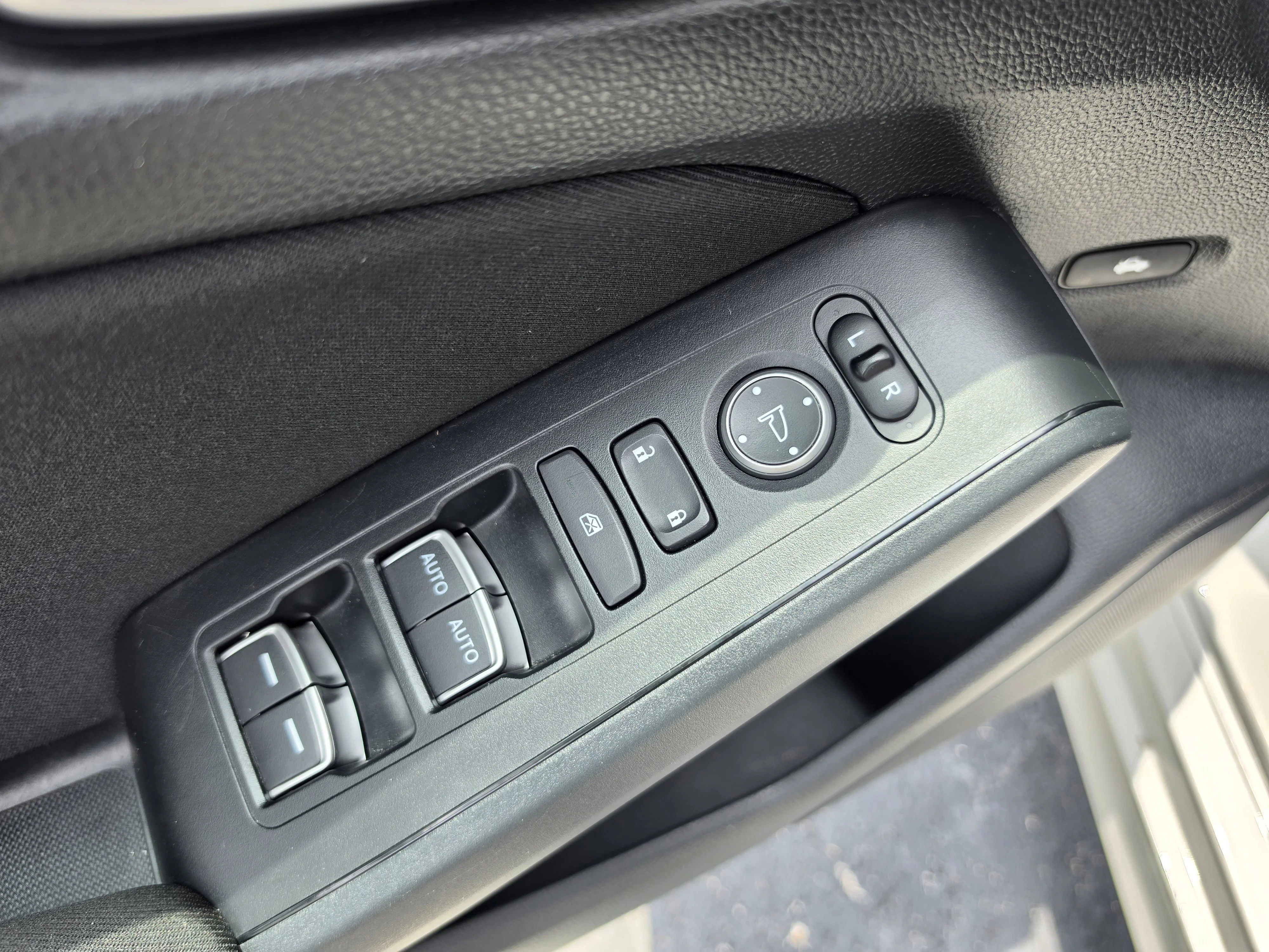 2022 Honda Civic LX - Photo 13