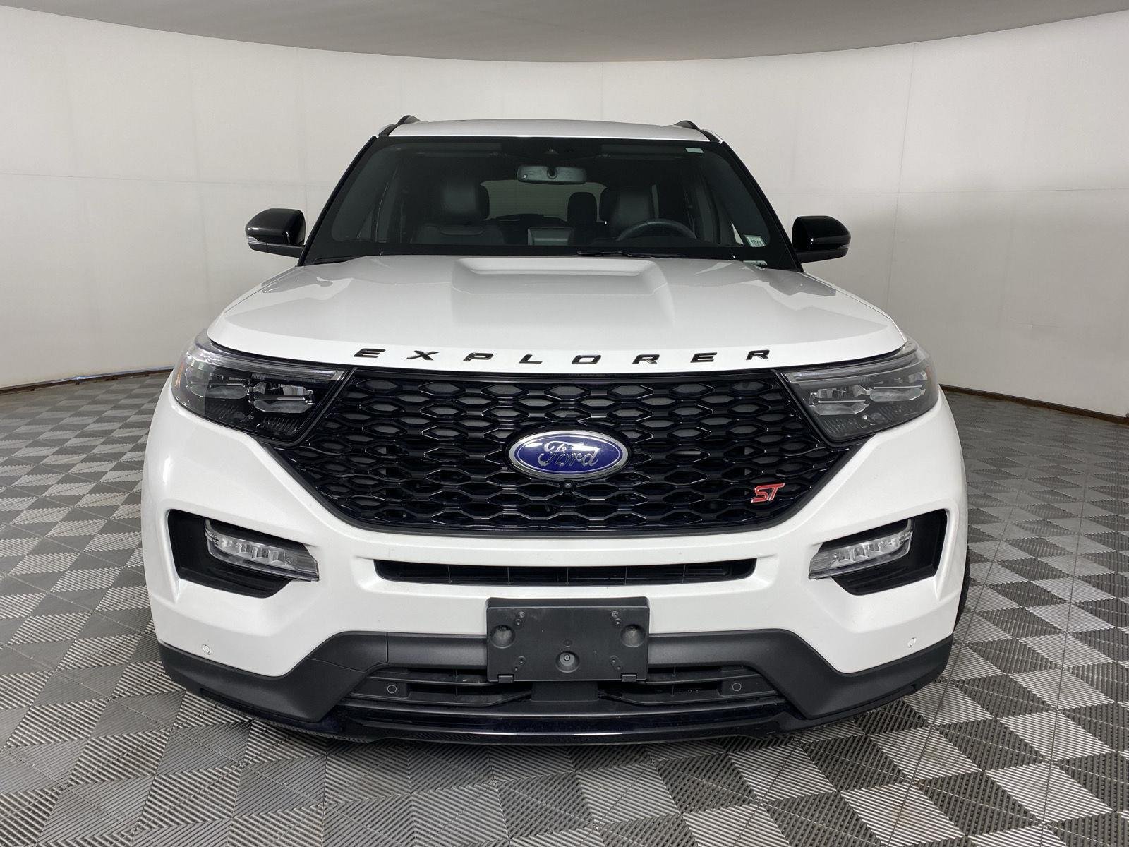Used 2023 Star White Metallic Tri-Coat Ford ST image 5