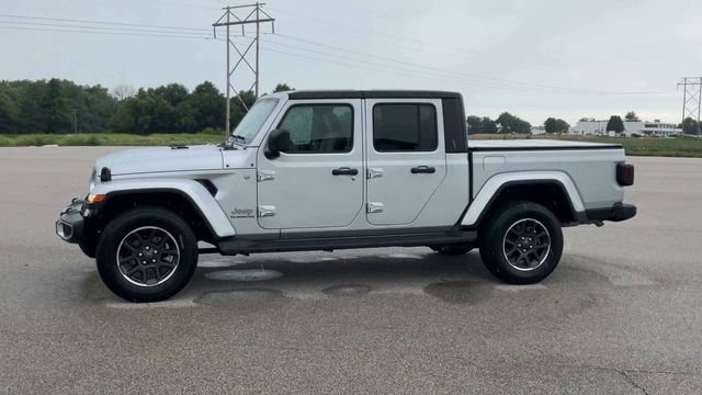 Used 2022 Silver Zynith Clearcoat Jeep Overland image 5