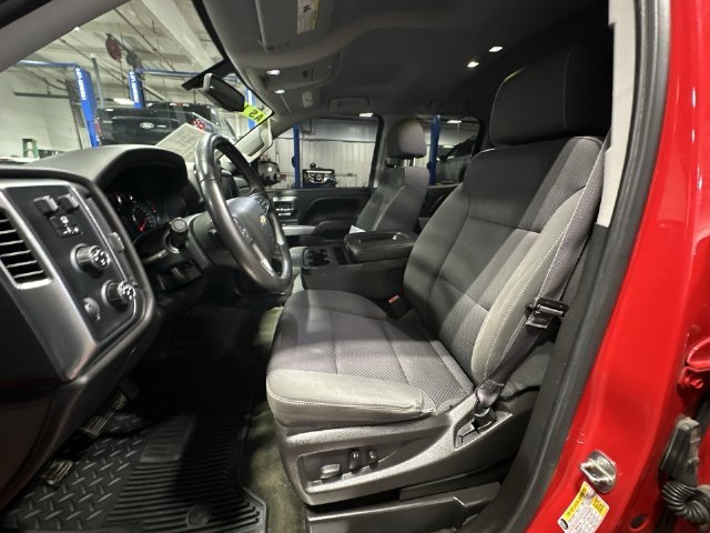Used 2016 Red Chevrolet LT image 17