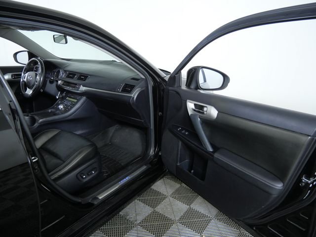 Used 2013 Black Lexus 200h image 11