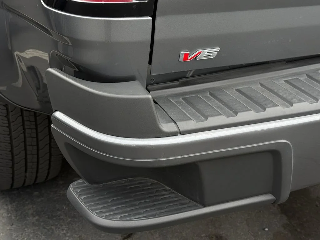 Used 2022 SATIN STEEL METALLIC GMC 4WD Elevation image 18