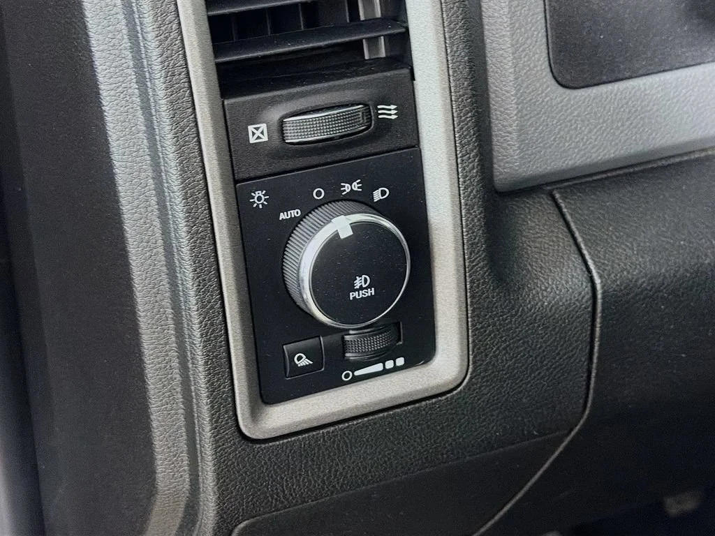 Used 2019 Maroon Ram Express image 11