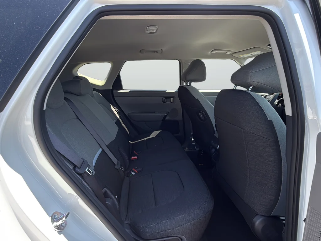 New 2027 Snow White Pearl Kia LX image 13