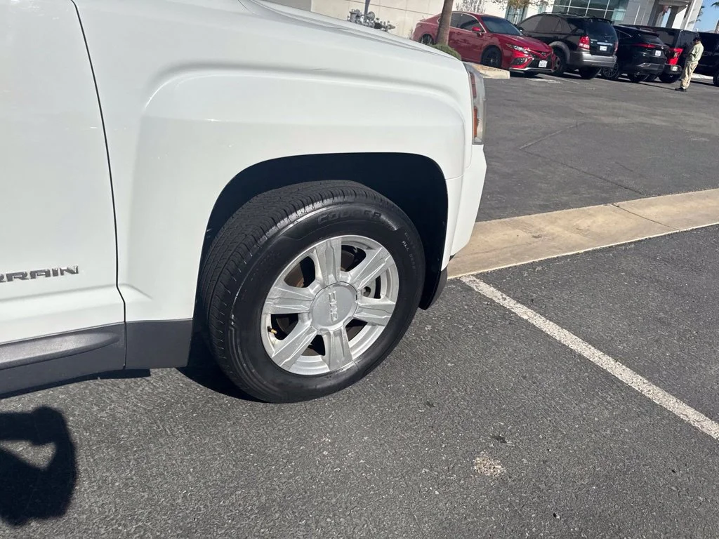 Used 2015 White GMC SLE-1 image 19