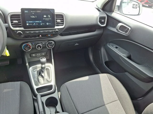 New 2026 White Hyundai SE image 11
