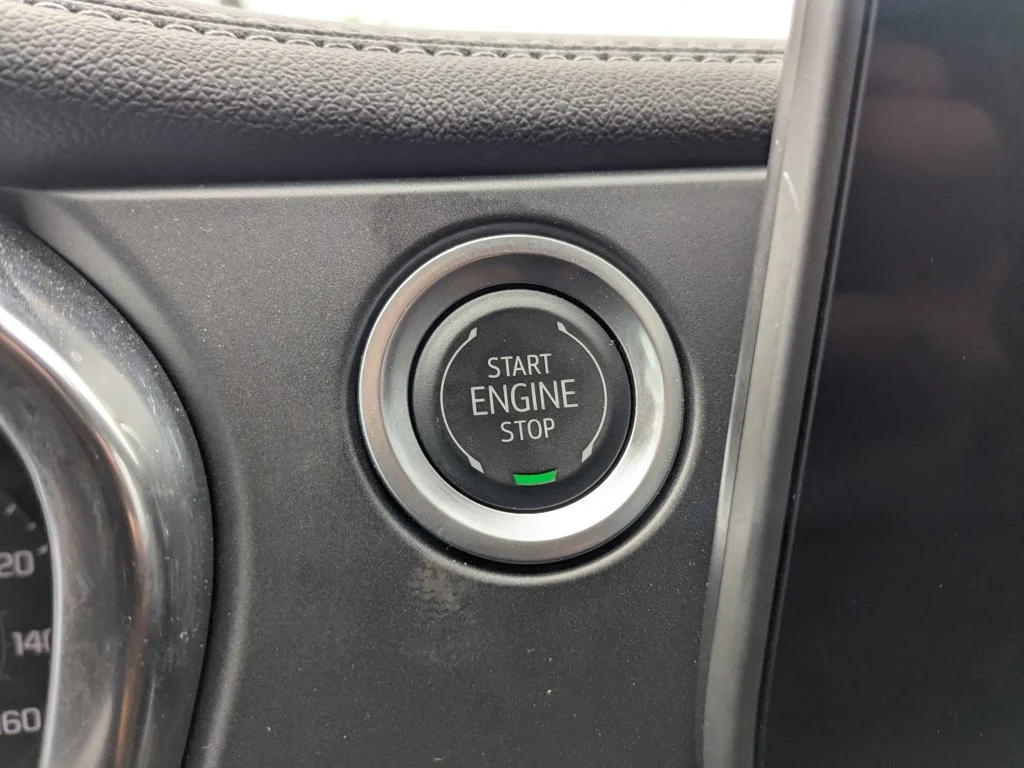 Used 2025 Summit White Chevrolet LT image 19