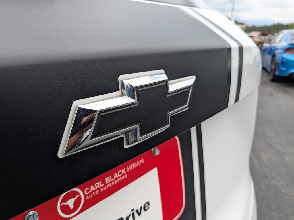 Used 2025 Summit White Chevrolet LT image 28