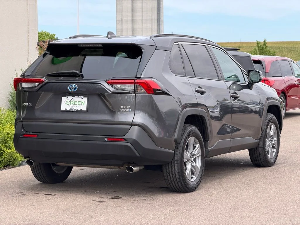 Used 2022 Gray Toyota XLE image 5