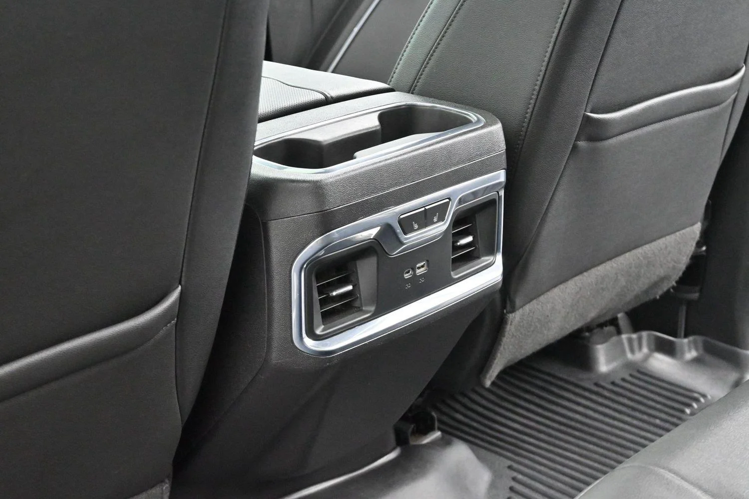Used 2022 Titanium Rush Metallic GMC SLT image 32