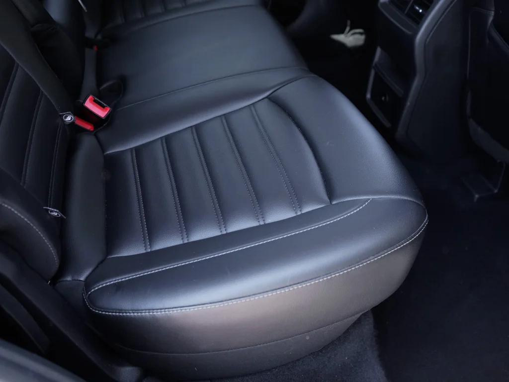 Used 2022 Agate Black Metallic Ford SEL image 30