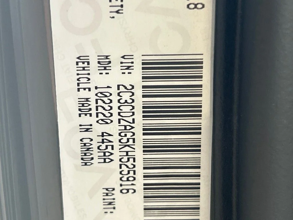 Used 2019 Gray Dodge SXT image 29