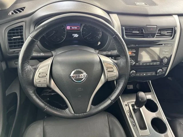Used 2013 Black Nissan 2.5 SL image 28