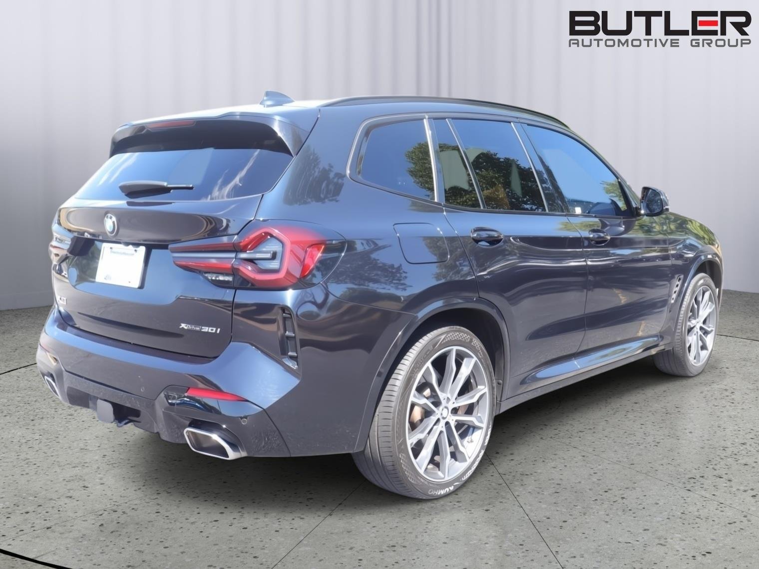 Used 2022 Carbon Black Metallic BMW xDrive30i image 7