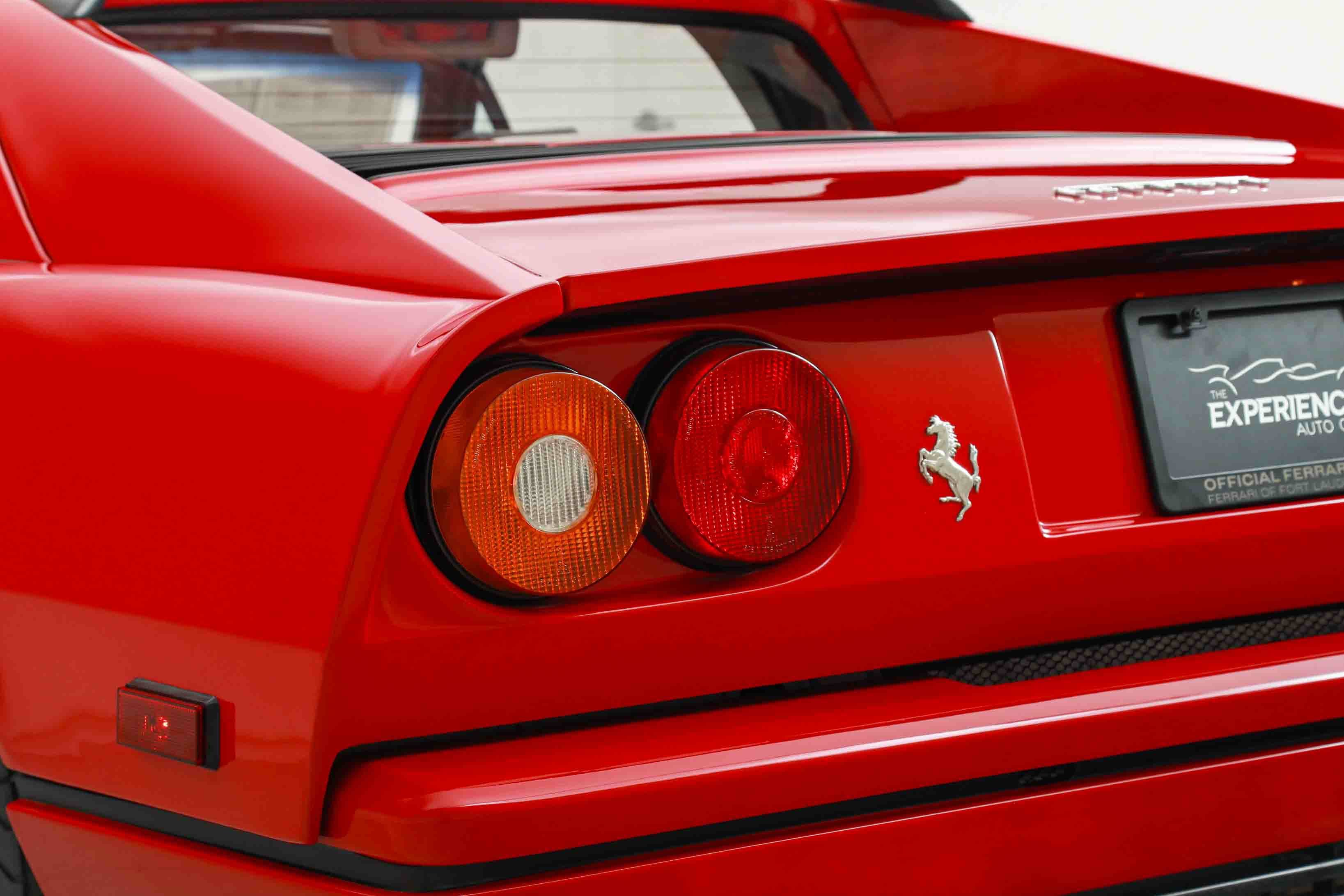 1989 Ferrari 328 - Photo 17