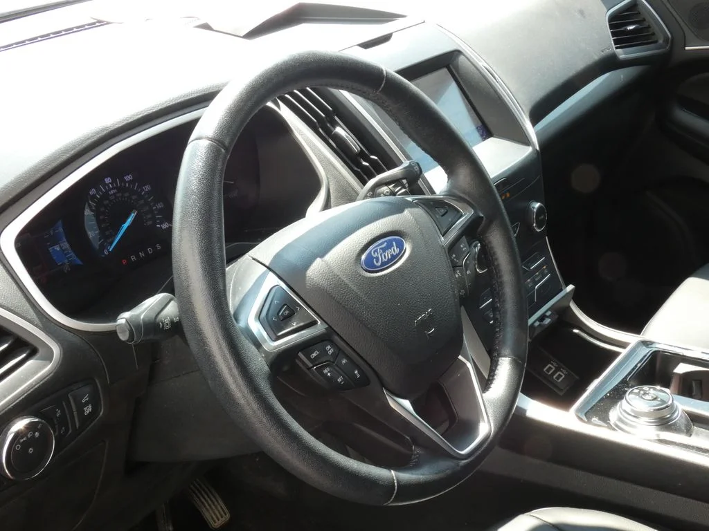 Used 2020 Red Ford SEL image 7