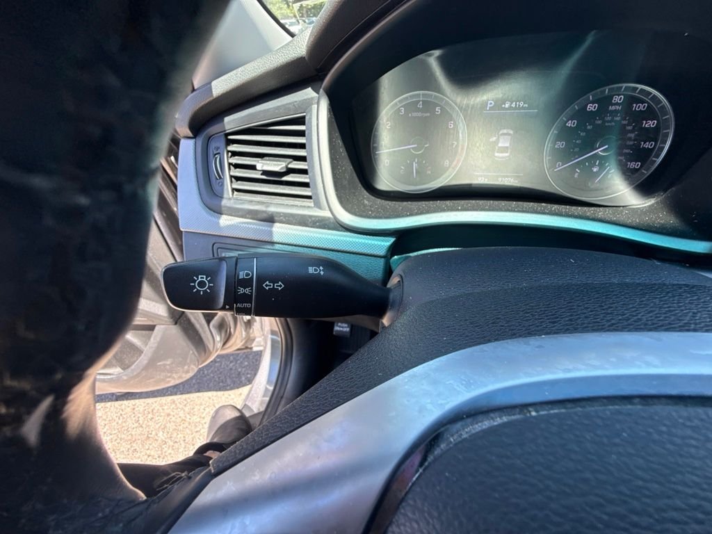 Used 2019 Gray Hyundai SEL image 18