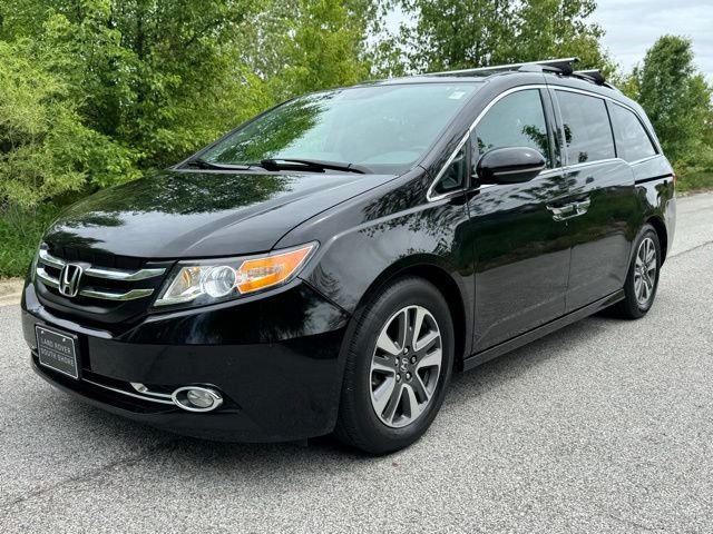 2015 Honda Odyssey Touring's photo
