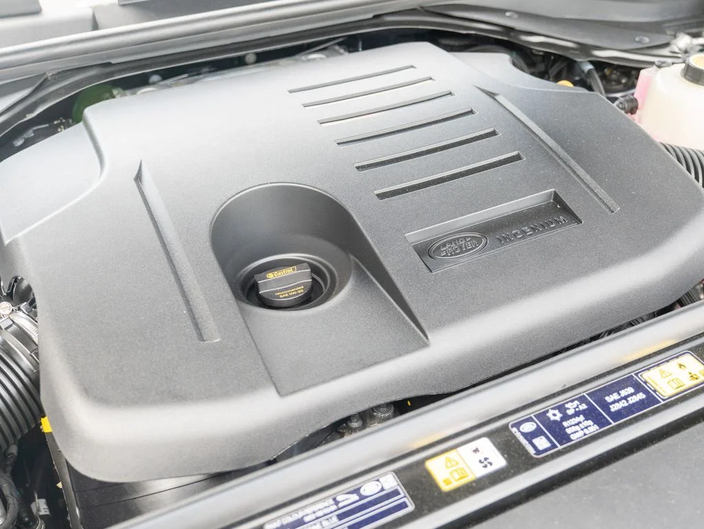 New 2026 Varesine Blue Land Rover Dynamic SE image 24