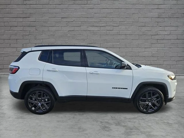 New 2026 Bright White Clearcoat Jeep Latitude image 6