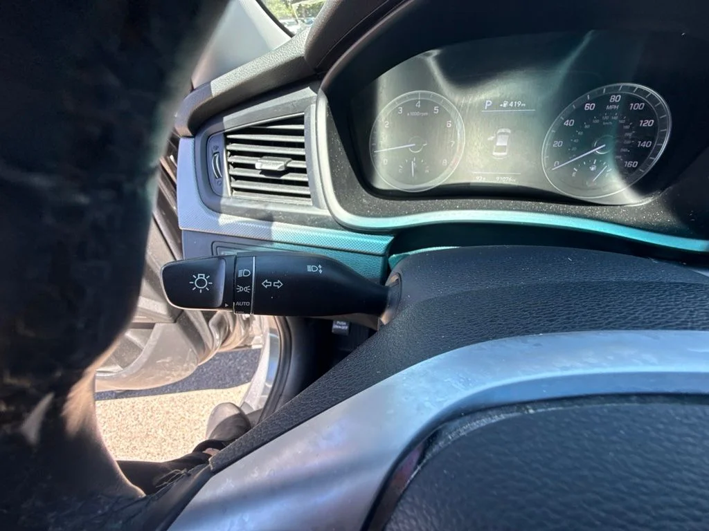 Used 2019 Gray Hyundai SEL image 18
