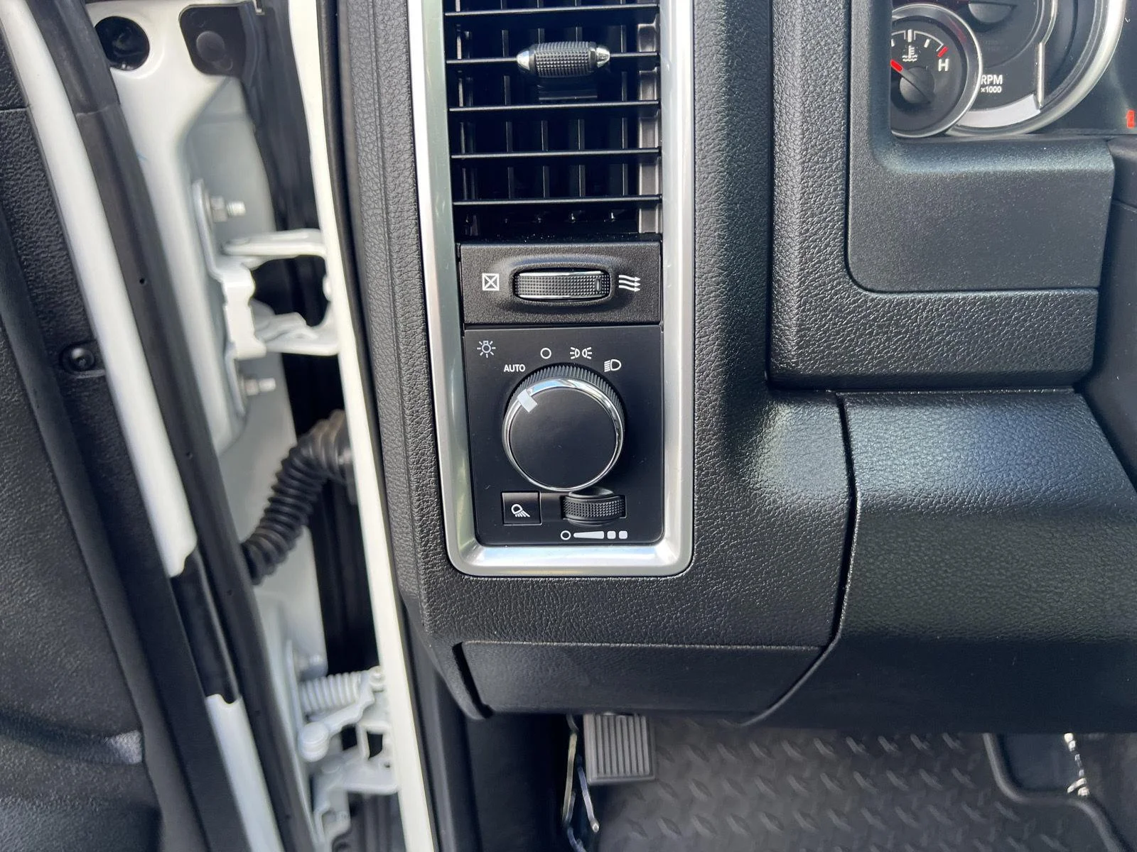 2023 RAM Ram 1500 Classic SLT - Photo 18