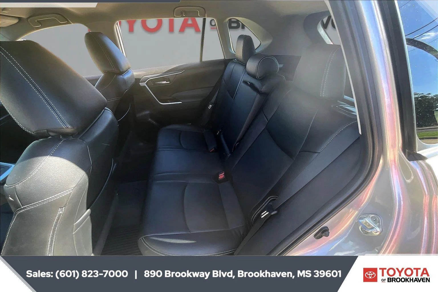 Used 2023 Silver Sky Metallic Toyota XLE image 19