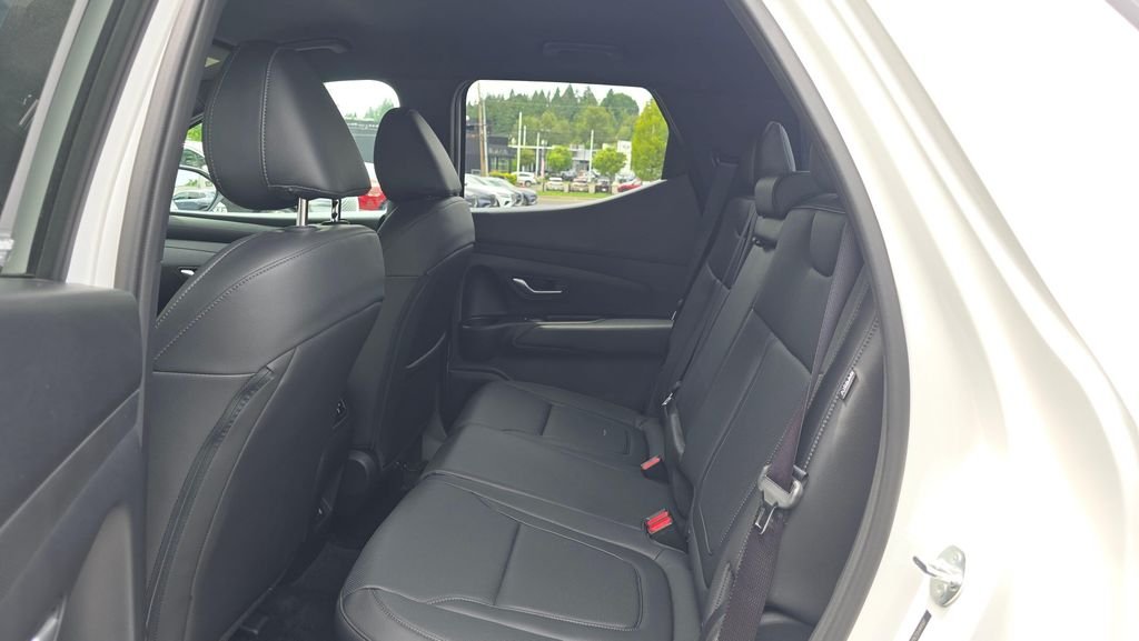 Used 2025 Atlas White Hyundai SEL image 16